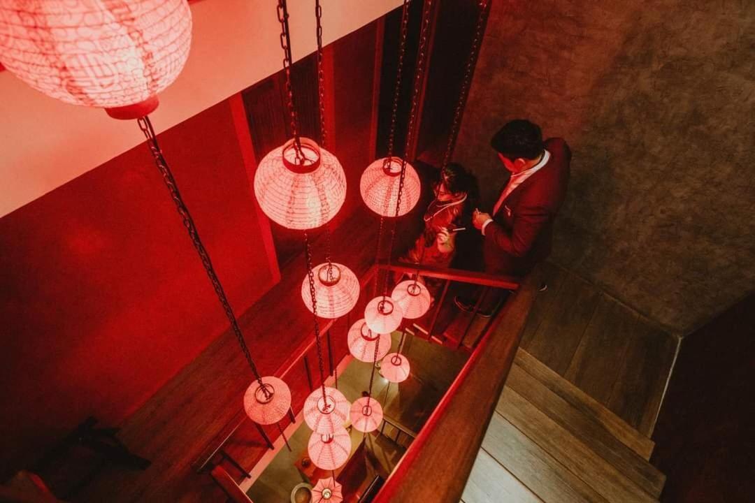 Caiyong Hometel & Cafe'S Studio Бангкок Экстерьер фото