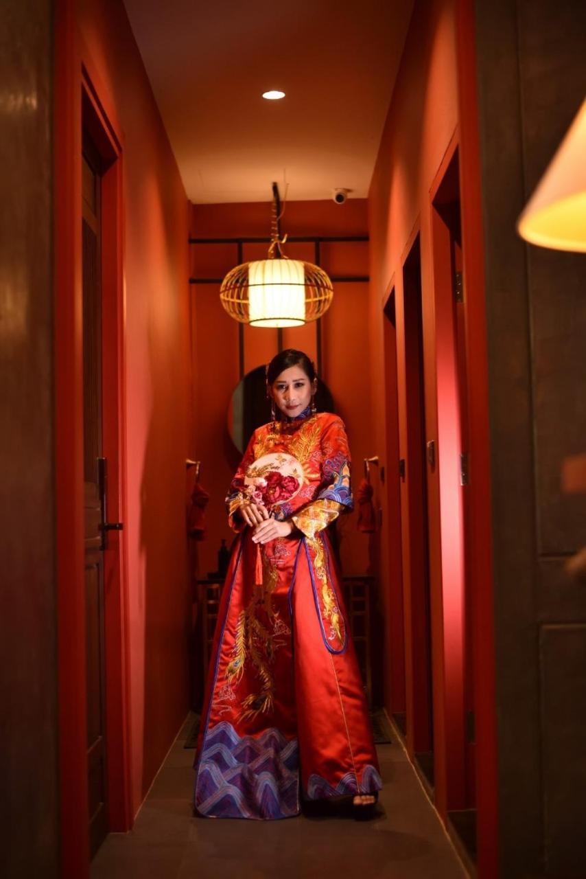 Caiyong Hometel & Cafe'S Studio Бангкок Экстерьер фото