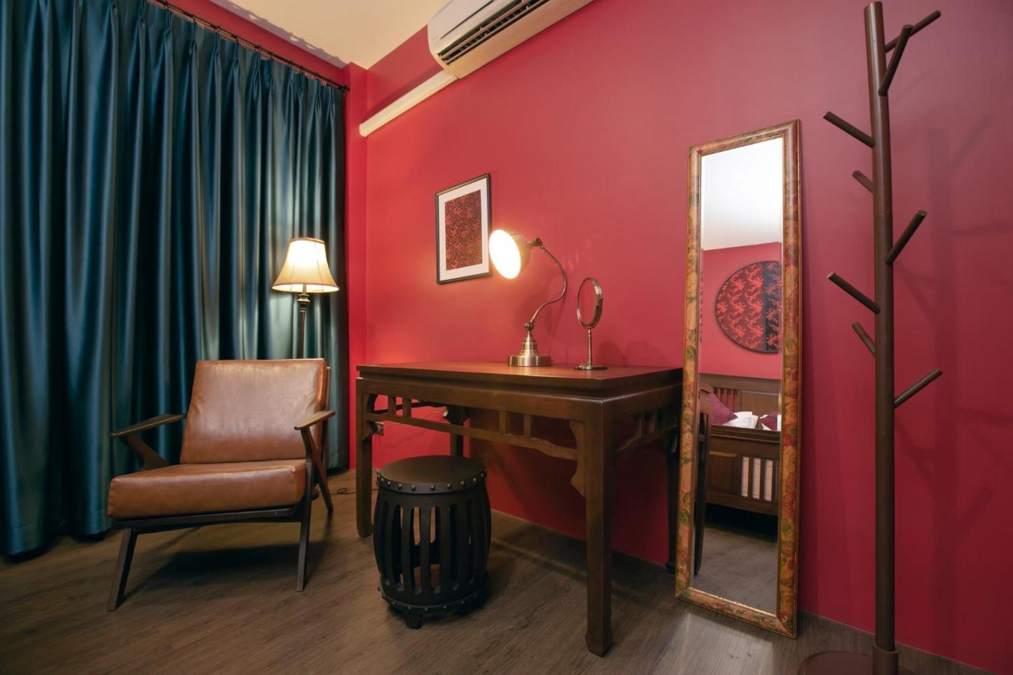 Caiyong Hometel & Cafe'S Studio Бангкок Экстерьер фото